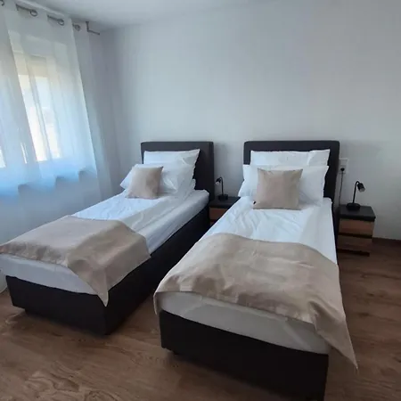 ゲストハウス Seibel Doppel-zweibettzimmer Mit Bad ロイトリンゲン